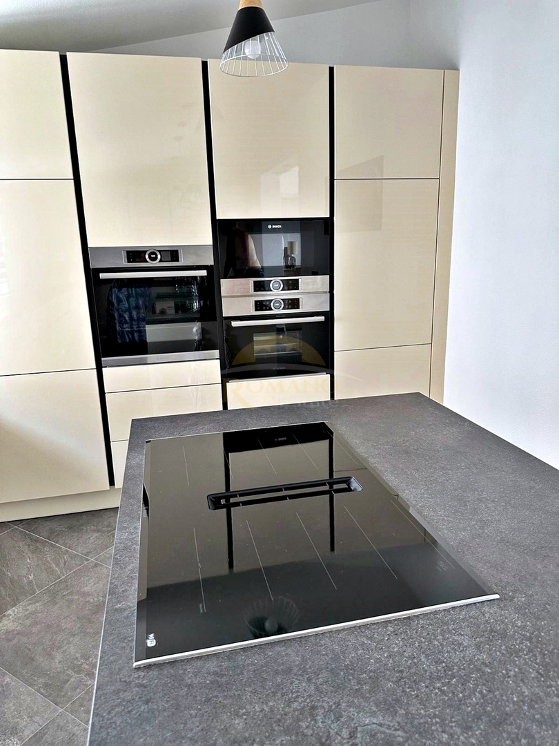 Vrhunsko urejena hiša na Čiovu/Okrug Gornji s prekrasnim odprtim razgledom